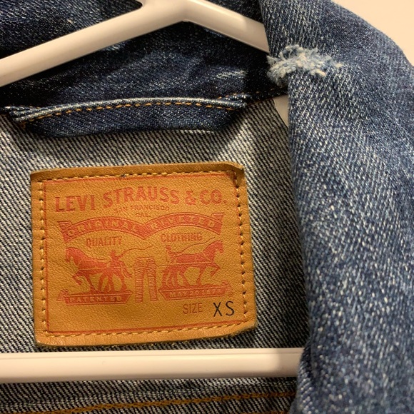Levi’s Jean Jacket - Picture 5 of 10
